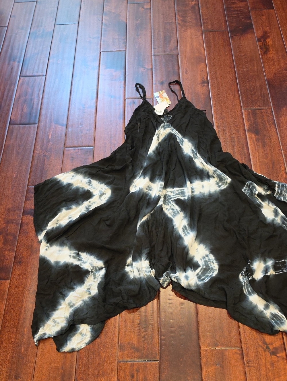 Raviya Black and White Asymmetrical Tie-Dye Dress Size Large w Tags